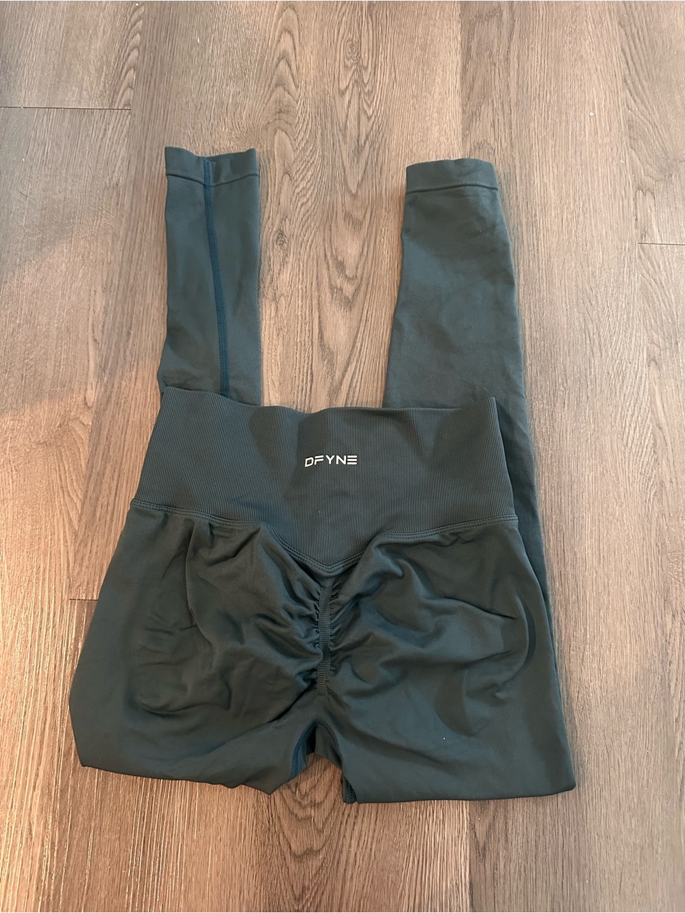 DFYNE High-Waist Scrunch Leggings — Dark Green